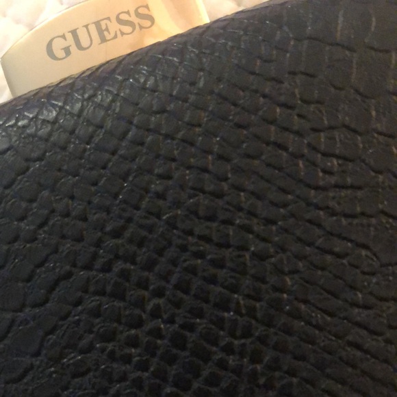 GUESS Pill box purse - Picture 11 of 12